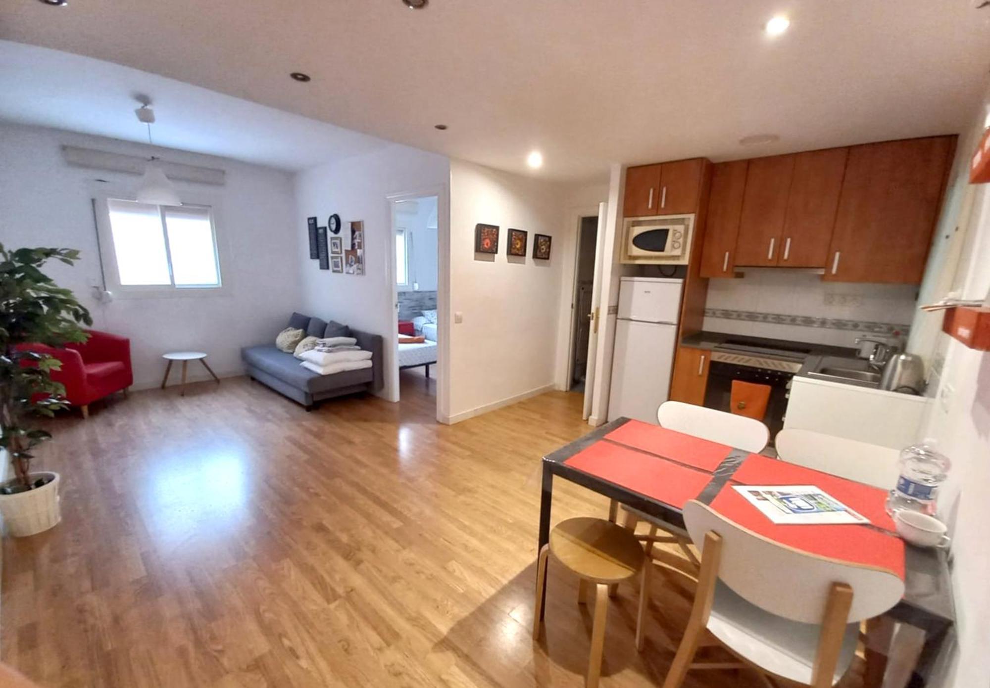 Bcn4Days Apartments โอสปิตาเล็ต เดอ โยเบรกัต ภายนอก รูปภาพ