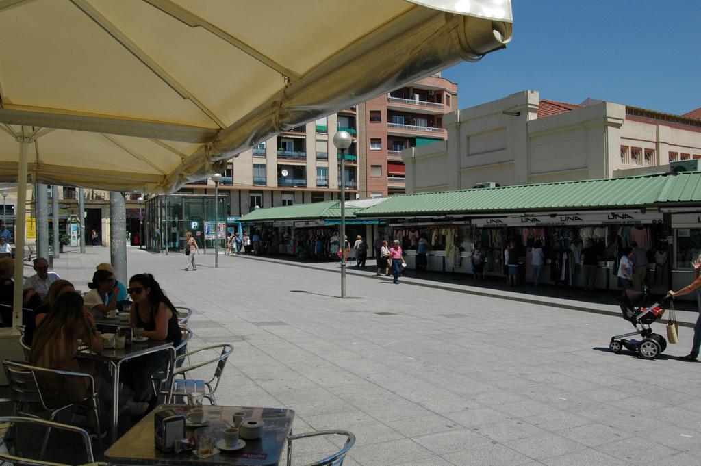 Bcn4Days Apartments โอสปิตาเล็ต เดอ โยเบรกัต ภายนอก รูปภาพ