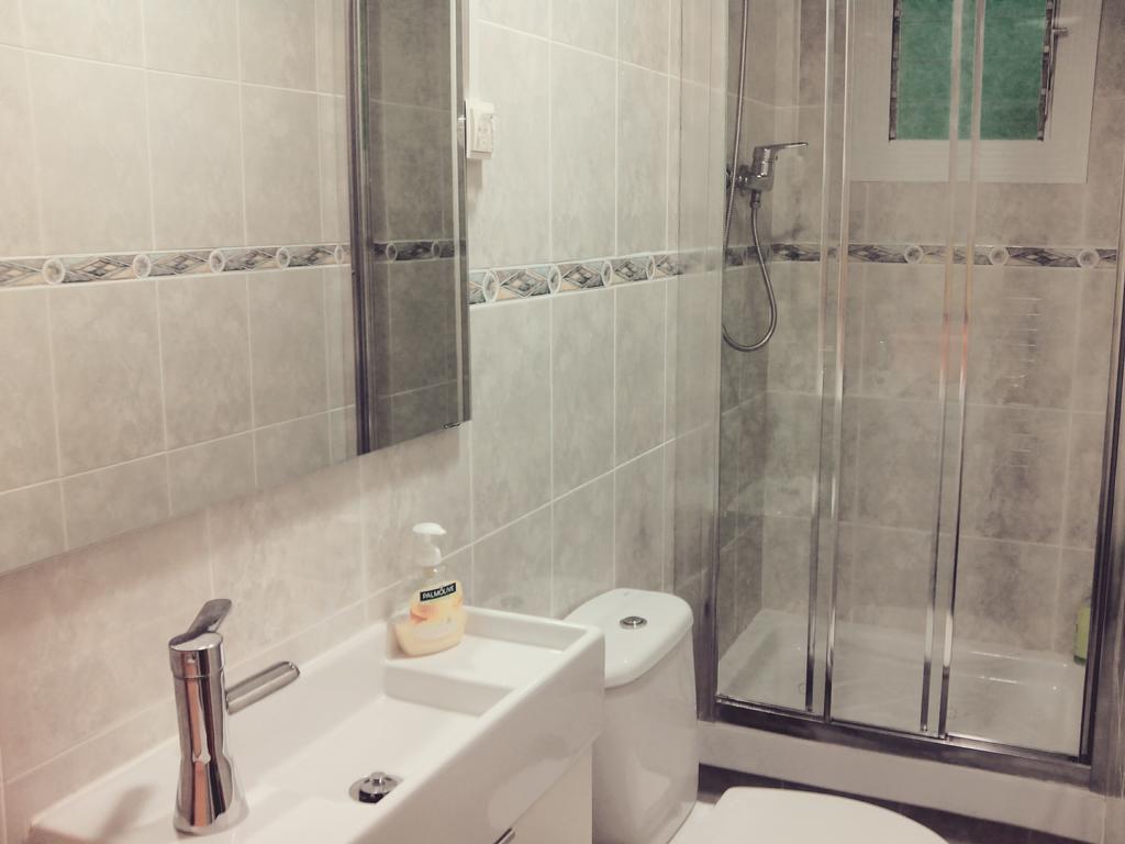 Bcn4Days Apartments โอสปิตาเล็ต เดอ โยเบรกัต ภายนอก รูปภาพ